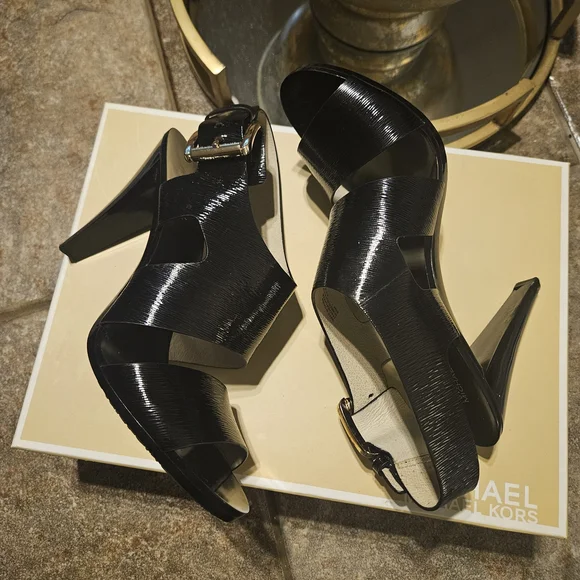 Michael Kors Carla Black Patent Leather Heels Sandals 9.5 - Picture 2 of 7